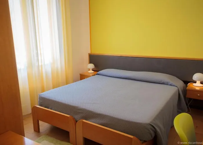 Bermuda מלון מרינה די רוונה